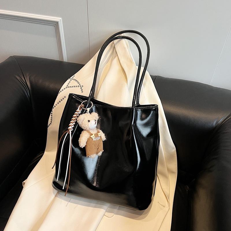 Large-capacity tote bag women's new versatile large-capacity bag simple casual shoulder bag commuter bag