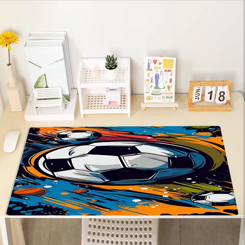 Tapis de Souris Thème Football, Base en Caoutchouc Antidérapante, Bureau Multifonctionnel & Décoration Intérieure, Parfait pour la Personnalisation de l'Espace de Travail.