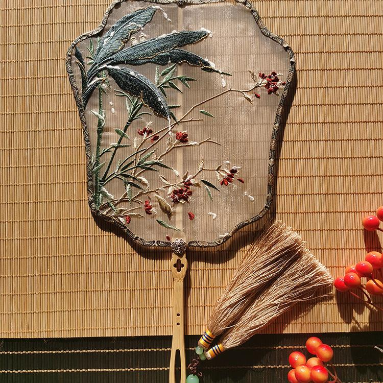 Classic Hanfu Round Fan: Embroidered Ancient Style Dance Accessory