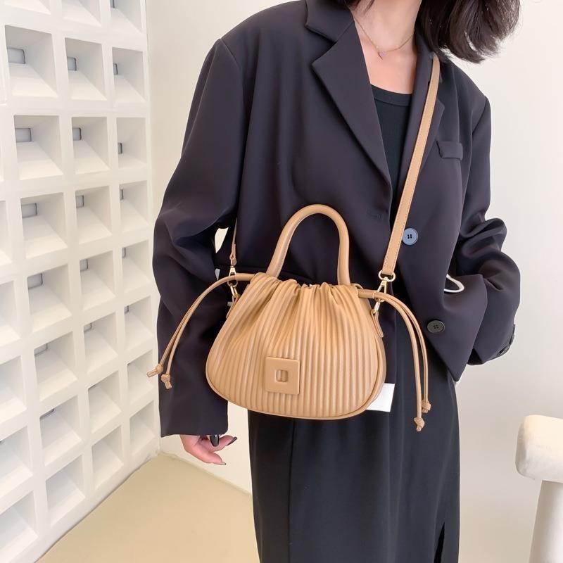 Chic Pu Urban Shoulder Bag With Ruched Design For Daily Outfits In Fall