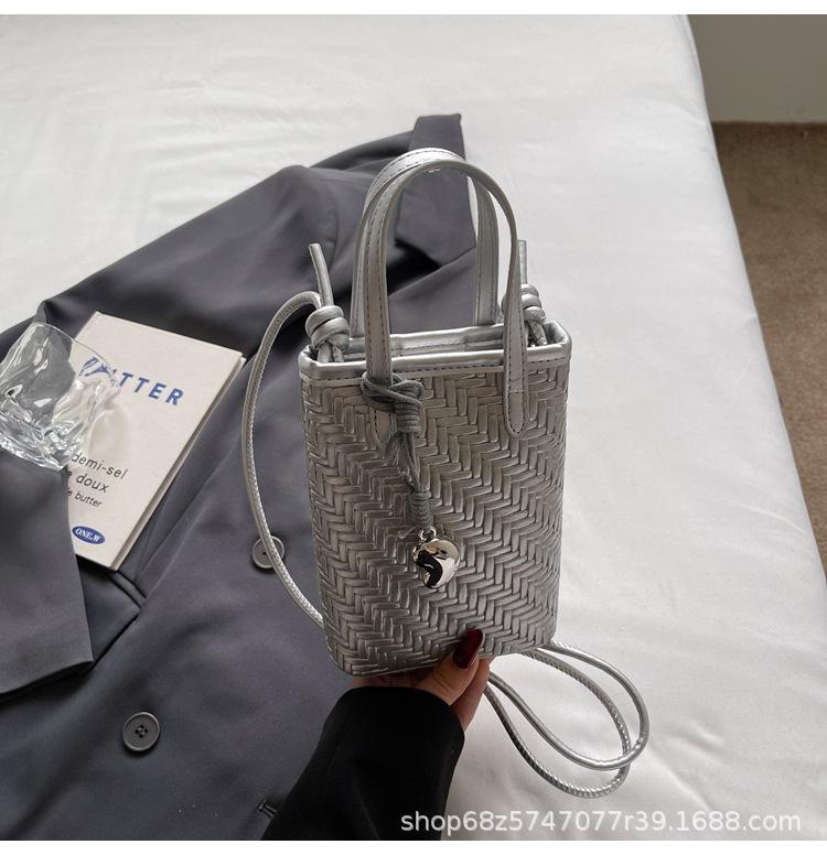 Niche Woven Bag Women's 2025 Summer New Fashion Women's Bag Popular One-shoulder Crossbody Bag Small Carry Bag Mobile Phone Bag