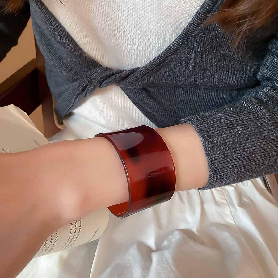 Европейский и американский высококлассный ретро металлический открытый браслет - Простой, универсальный, глянцевый браслет для женщин