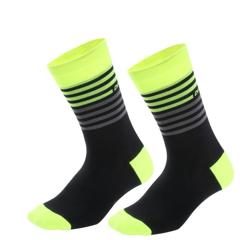 Cycling Socks Cycling Sports Socks Breathable Sweat Wicking Odor Proof Compression Running Socks Basketball Mid Tube Socks