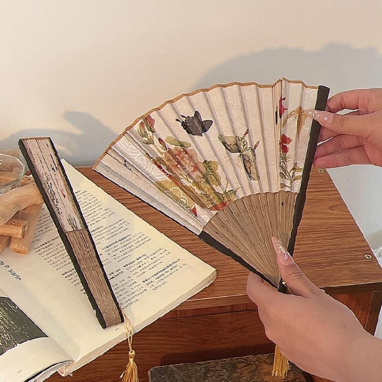 Chinese Vintage Butterfly Flower Pattern Folding Fan Cotton Linen Handheld Fan for Cultural Event and Home Decoration