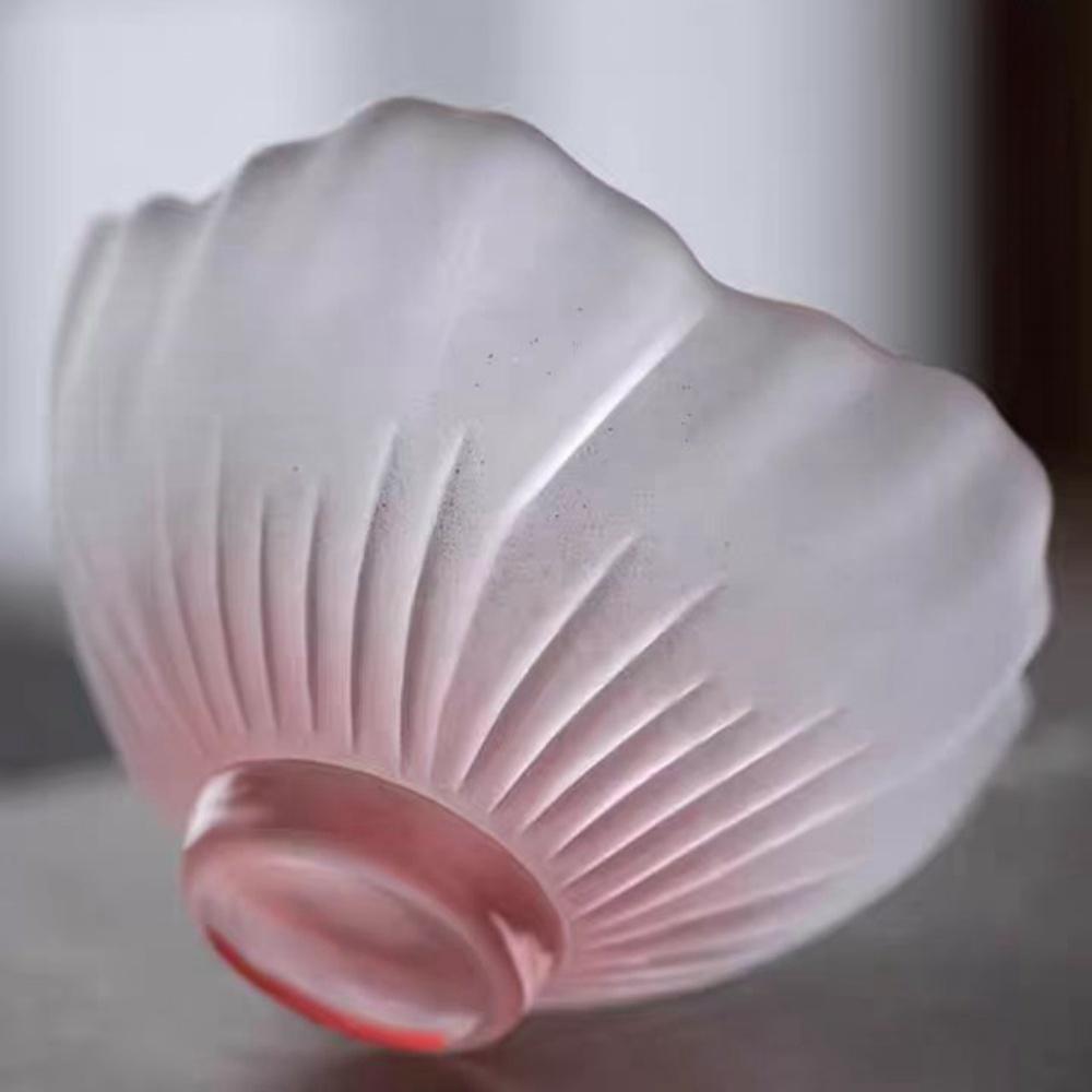 Tazza da tè giapponese in vetro smaltato rosa opaco con fiori di ciliegio, Tazza da tè da casa con figura di donna smaltata rosa, Tazza a petalo