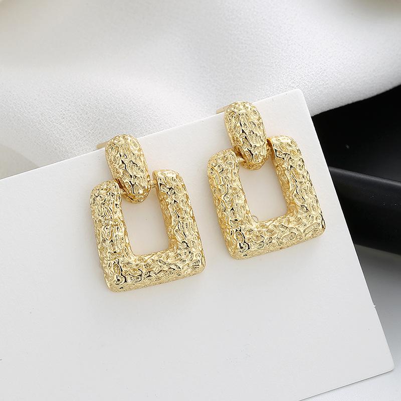 Ins Cold Style High-end Earrings Lesbian Niche Design Heavy Industry Metal Earrings