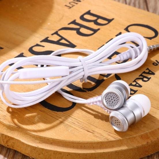 Universal In-ear Wired Stereo Bass Noise Reduction Music Earphone Headphone