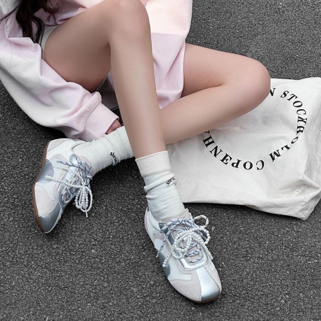 ins style color matching German training shoes women's 2025 spring new mesh breathable pearl shoelaces niche shoes flat baseplate shoes