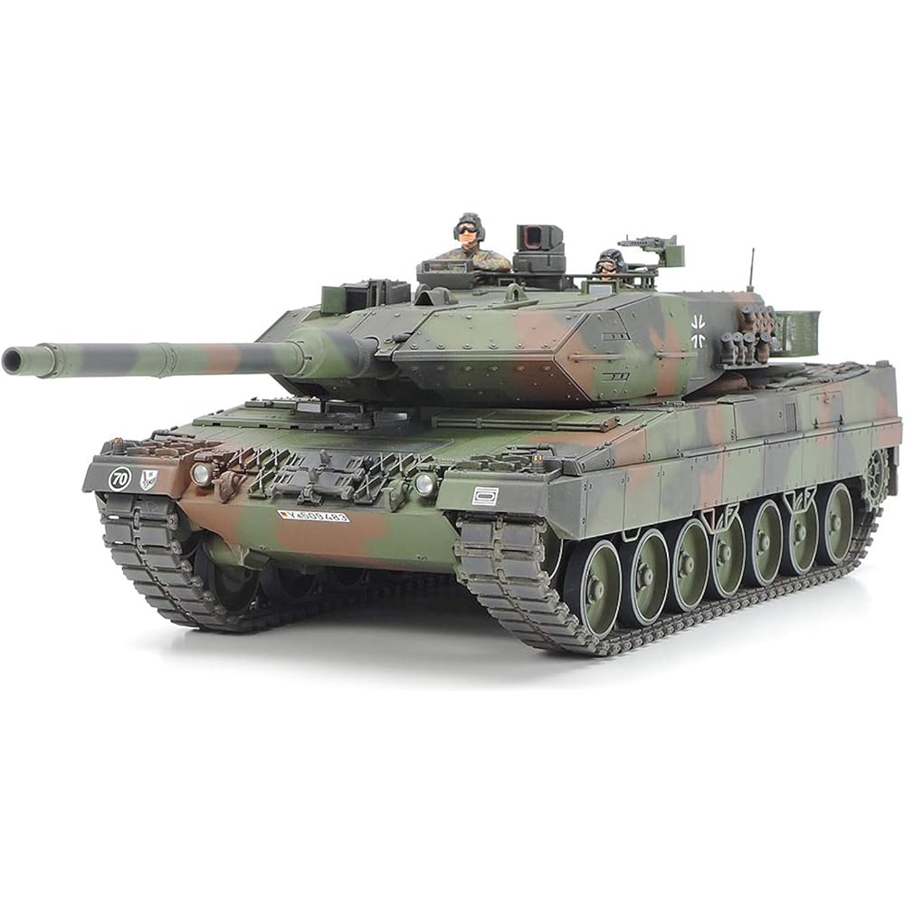 Tamiya 1/35 Military Miniature Series No. 271 Bundeswehr Main Battle Tank Leopard 2 A6 Plastic Mo...