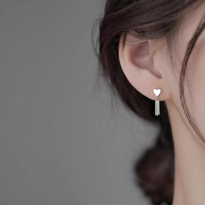 2024 Hot-Selling Niche Love Heart Tassel Stud Earrings, 925 Sterling Silver, High-End Women's Ear Ornaments