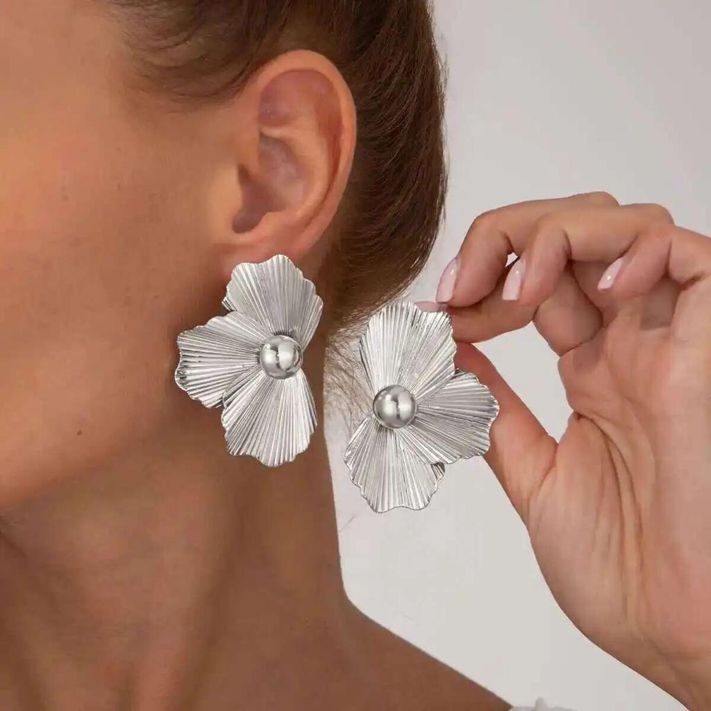 Salircon Exquisite Irregular Half Flower Stud Earrings Women Trendy Elegant Line Petal Earrings Jewelry Accessories Gift New