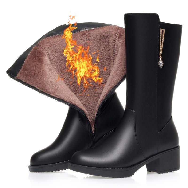 Bottes chaudes en laine mi-mollet pour femme Hiver Semelle extérieure en caoutchouc Doublure polaire Antidérapant Talon moyen Bottines en cuir Bout rond Décontracté