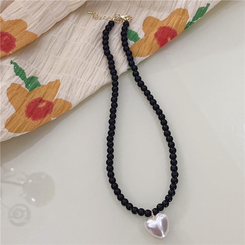 Sweet and Cute Girl-style Candy-colored Love Collarbone Chain Versatile Necklace, New Beaded Pearl Necklace.