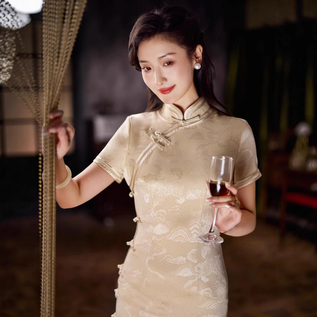 New Chinese-style improved cheongsam beige acetic acid jacquard retro national style dress 1011 new summer young engagement