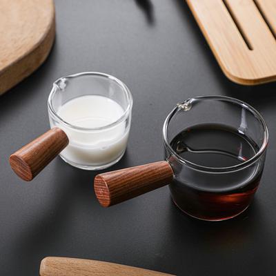 50/100ml Drevená rukoväť so stupnicou Sklenený odmerný pohár na kávu Espresso Mlieko Latte Priehľadný Jednoduchý výtok Kuchynský hrnček na kávu