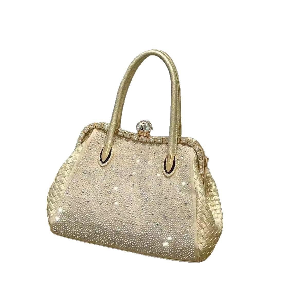 Женская новая сумка 2025 года с клипсой инкрустированная стразами Звездное небо плетеная модный тренд на одно плечо сумочка 6450₽