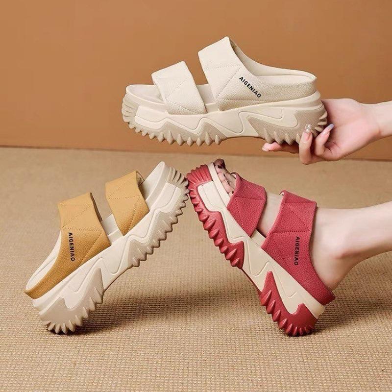 Fashion Summer Ladies Slippers New Style Non-slip Platform Shoes Outdoor Fashion Wear-resistant Designer Sandals Casual Soft Sole Shoes