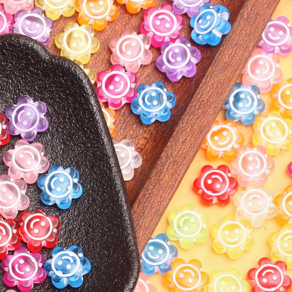 30 Stück 10mm Gemischte Farbe Blume Lächeln Lose Perlen Mode DIY Schmuckzubehör für Armbandherstellung