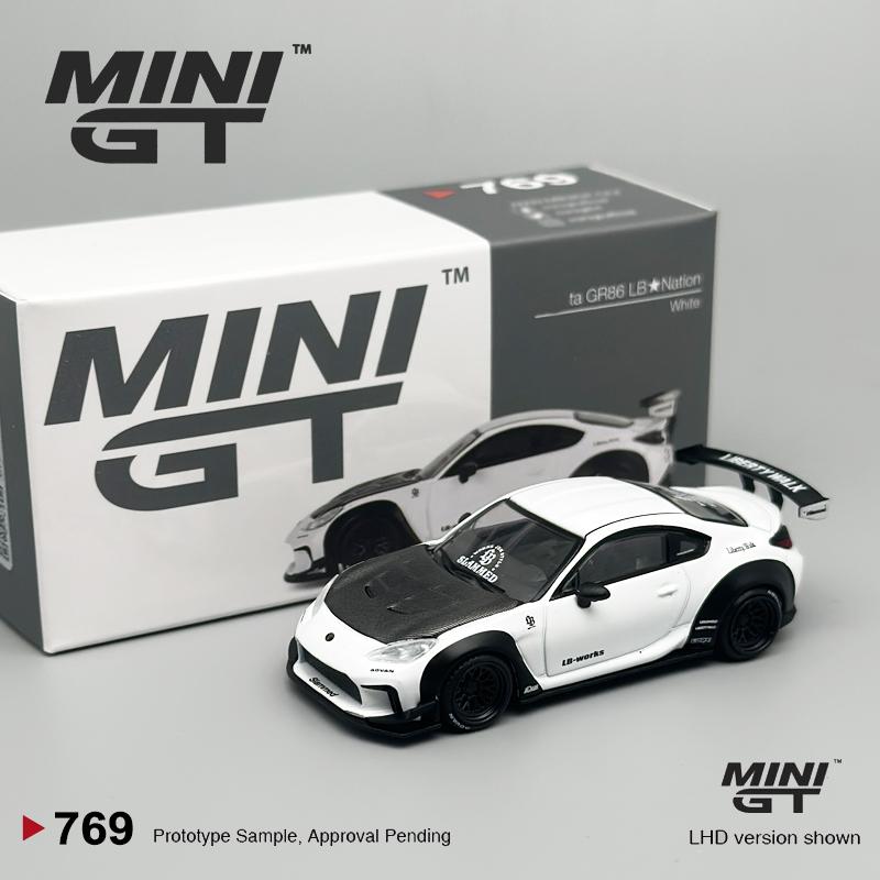 

MINIGT 1:64 Toyota GR86 LBNation White Alloy Car Model 769