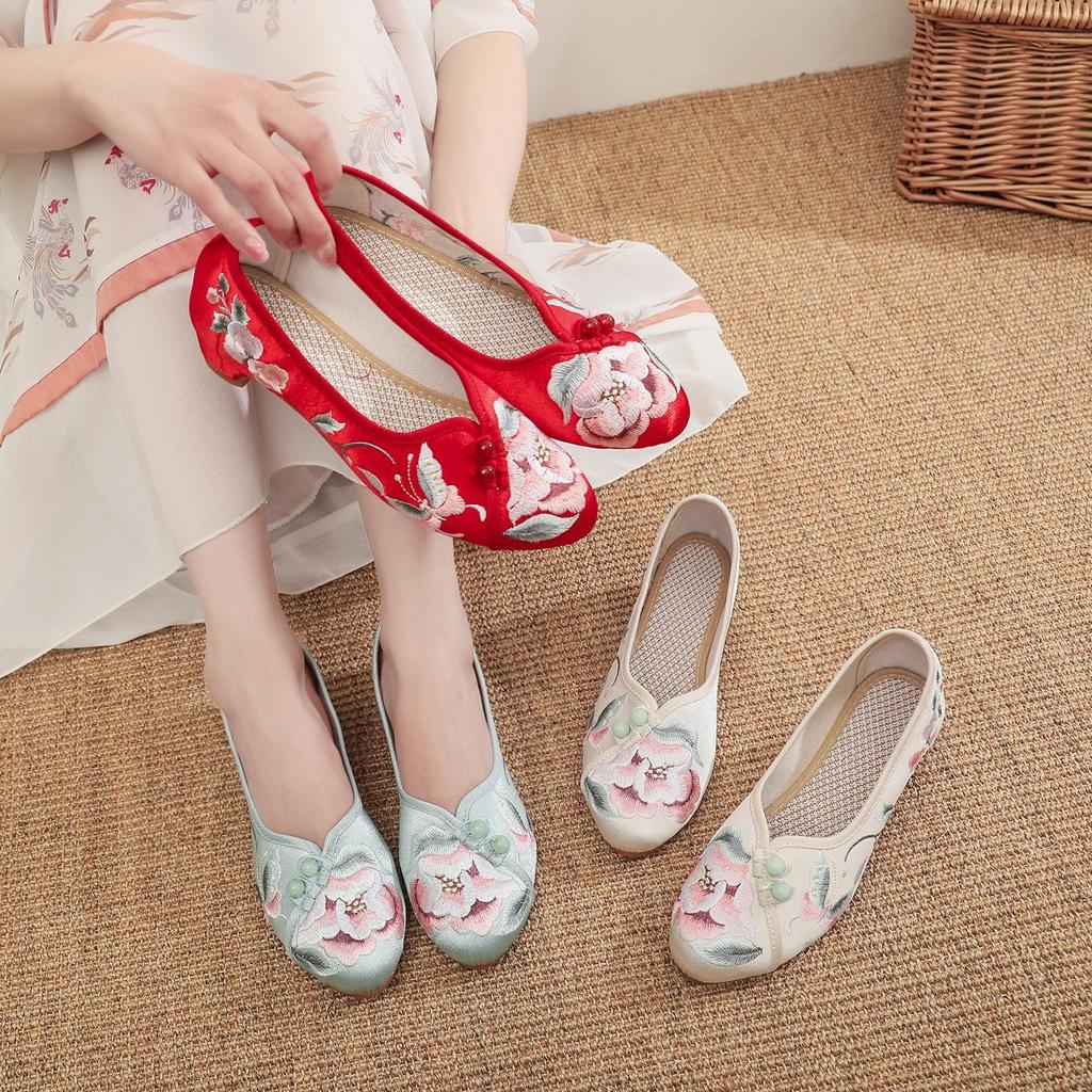 [Fallen Butterfly] 2024 Spring New Products Antique and Elegant Pointed Women's Shoes Middle Heel Old Beijing Cloth Shoes Versatile Cheongsam Shoes