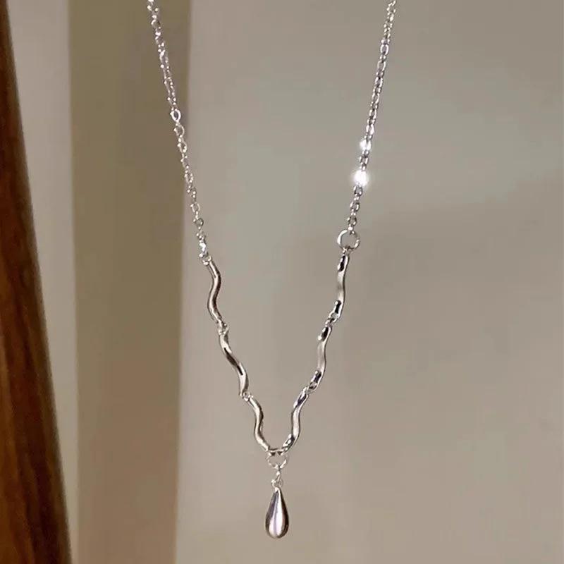 New in Vintage Glossy Water Droplet Necklaces Light Luxury Laziness Irregular Tassel Collar Chain Fine Jewelry