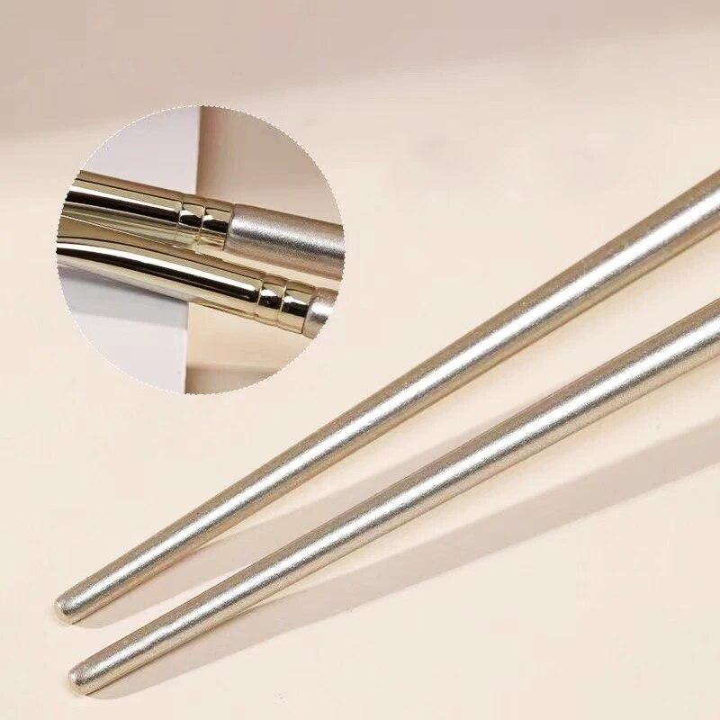 Круглая угловая кисть для гелевой подводки для глаз — фото 10