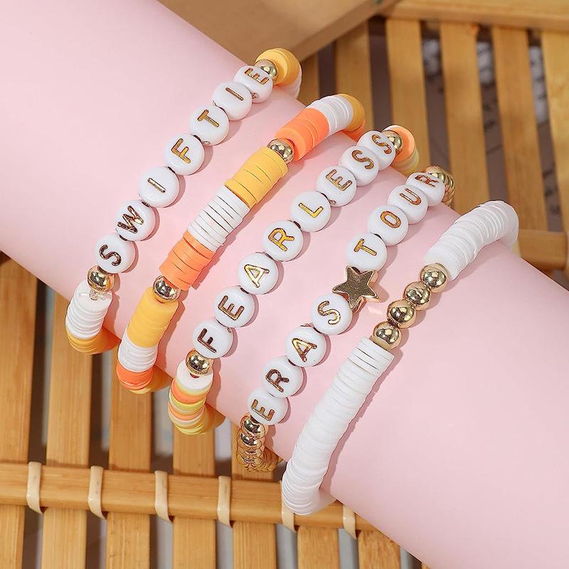 Taylor Swiftie Freundschaft Polymer Clay Armband Set mit englischem Buchstabenlogo