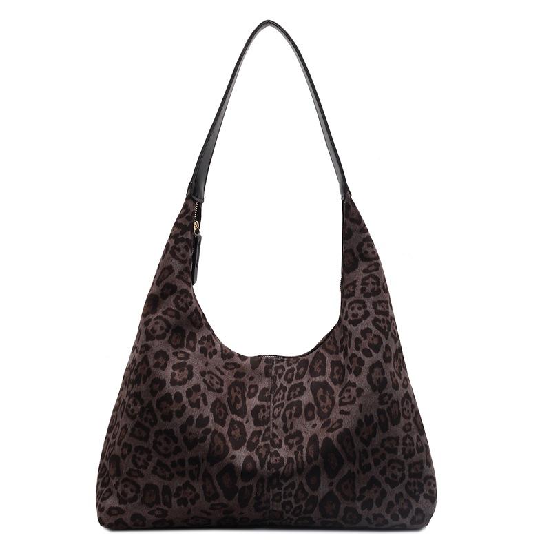

Retro matte big bag women s new winter premium sense leopard print commuter shoulder bag large capacity tote bag чёрный
