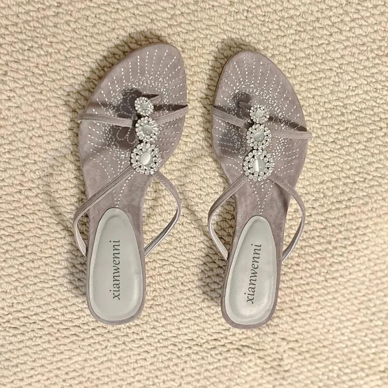 Summer New Women's Slippers Pearl Embroidered Stiletto Heels Flip Flops Wearing Low Heels Vintage Embroidered Female Sandals