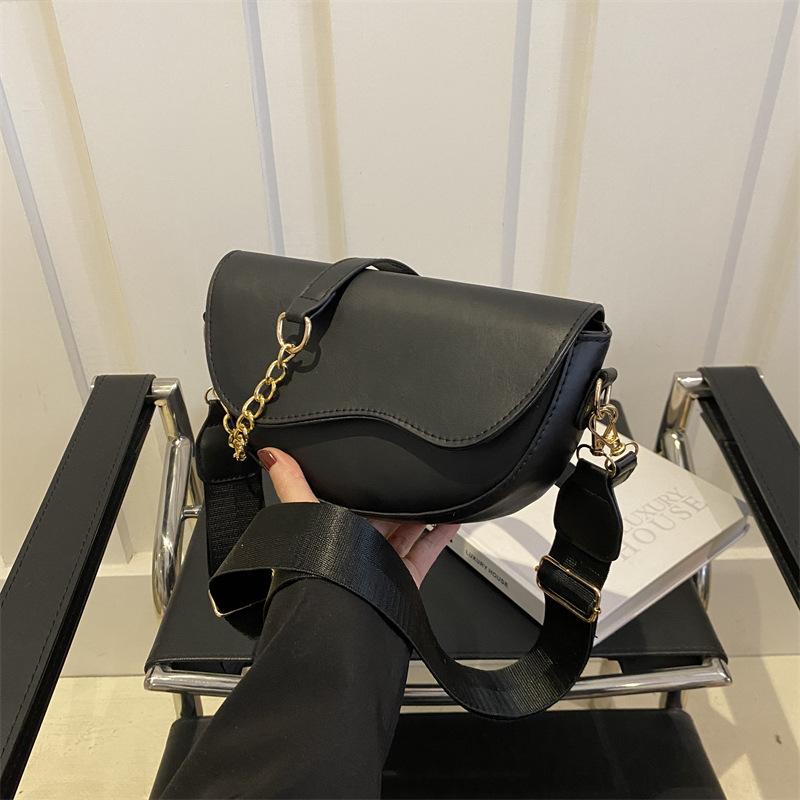 Premium Minimalist Women Saddle Bag Fashion Casual Shoulder Crossbody Underarm Bag