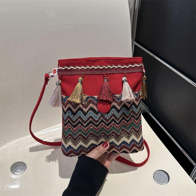 Women's Autumn/Winter Fashionable Single Shoulder Crossbody Bag Ethnic Style Simple Tassel Phone Bag