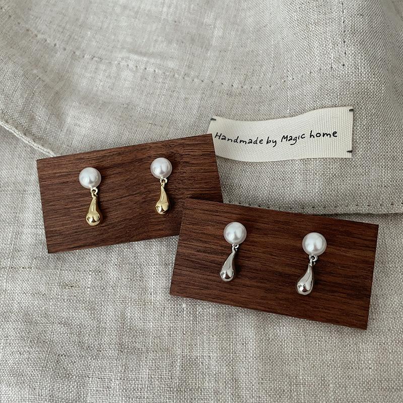 French Retro Pearl Smooth Water Drop Stud Earrings Women'S Light Luxury Elegant Personality Fashion Trend Versatile Earrings