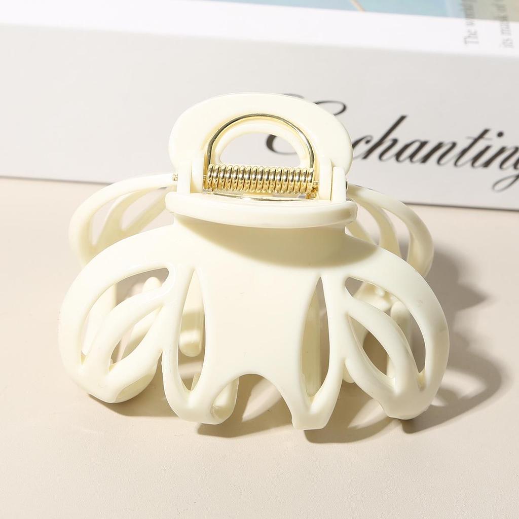 2026 Summer Medium Hairpin: Elegant High-End Shark Clip for Women's Bun