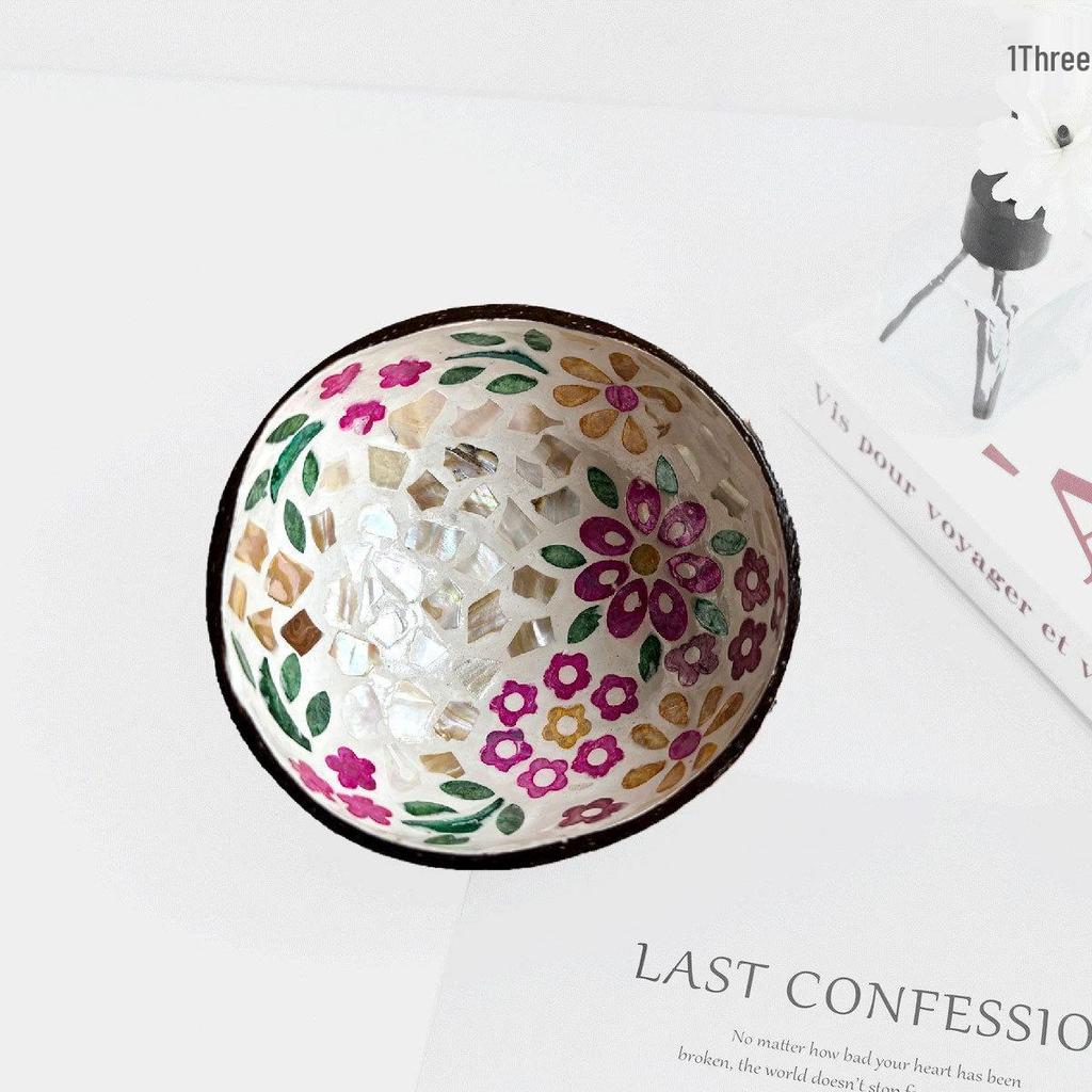 Ručně malovaná miska z kokosové skořápky: Design mušle pro úložný prostor na klíče ve vstupní hale nebo pro servírování salátu