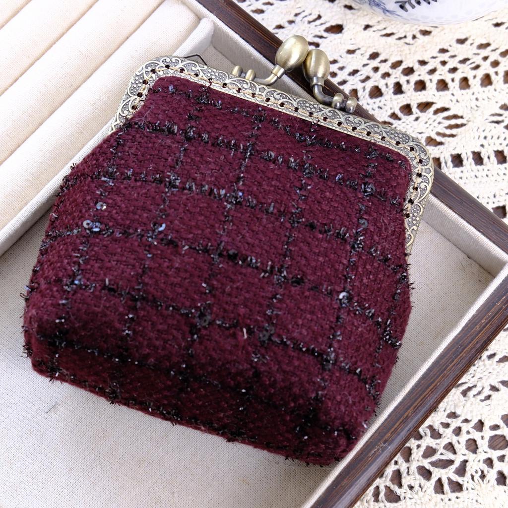 Chinese Style Retro Handmade Bag with Satin Buckle and Loose Change Bag, Chinese Style Gift That Can Hold Bank Card, Small Square Bag