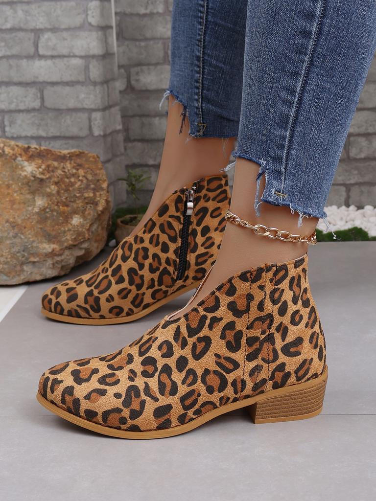 Europäische und amerikanische Übergröße Dicke Ferse Runde Spitze Leopardenmuster Kurze Stiefel Damen Dünner V-Ausschnitt Flacher Boden Einfarbig Wildleder Nackte Stiefel