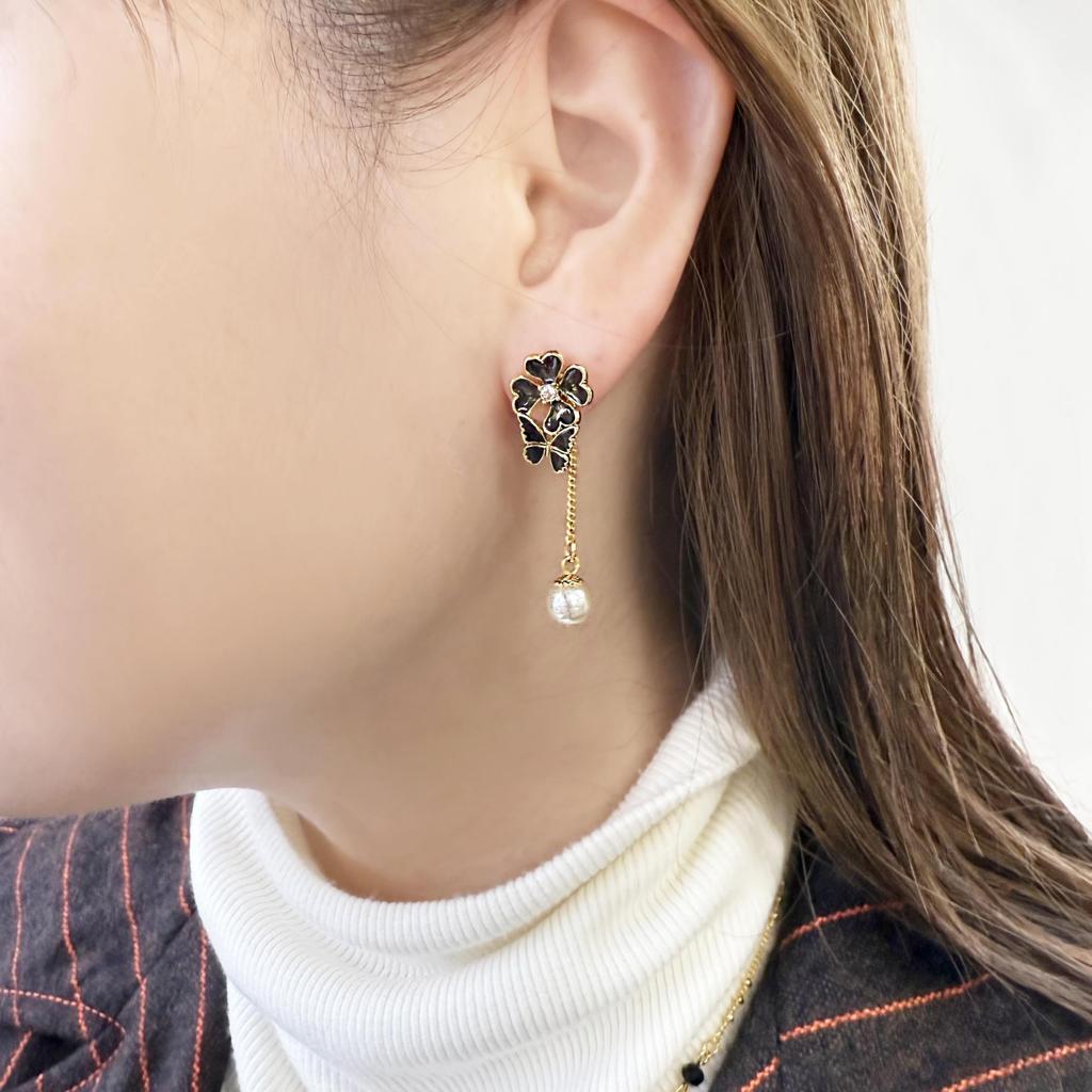 Clover and butterfly motif earrings SAME1494 XD [Anna Sui]