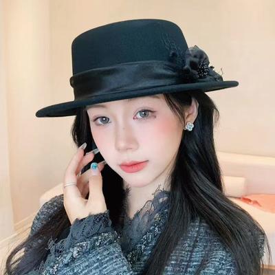 French Romantic Autumn/winter Floral Wool Flat-top Hat for Women, Fashionable, Versatile, Elegant, High-end, and Elegant Hats That Make the Face Look