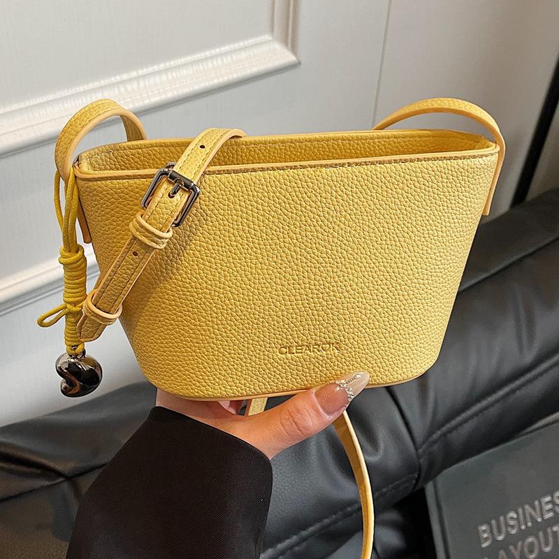 This Year's Popular Small Bag Women's Summer 2025 New Simple and Versatile Shoulder Messenger Bag Korean Version Bucket Bag