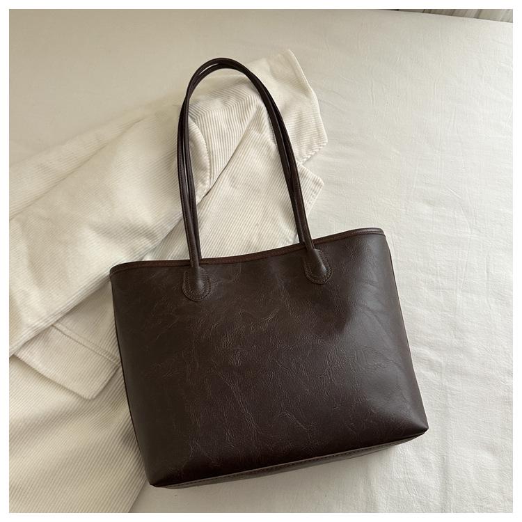 Versatile Retro Tote Bag - Large-Capacity Shoulder Bag for Commuting and Leisure, Korean Style