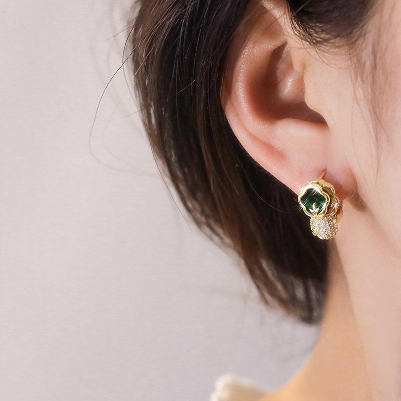 Zircon Cabbage Earrings Women'S Niche Design Sense Personalized Stud Earrings High-Grade Versatile Green Flower Earrings