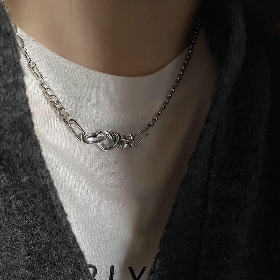 Koreanische s925 Silber Halskette: Damen Vintage Schlüsselbeinkette mit verschlungenem Herzdesign