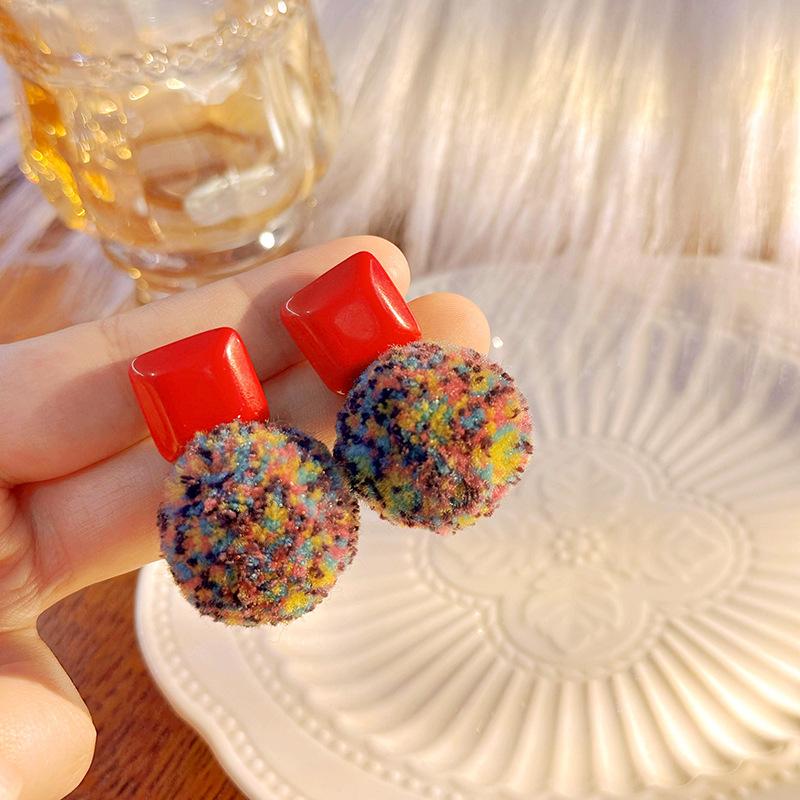 Autumn And Winter Hairball Love Stud Earrings, Sweet Temperament Star Daisy Girl Geometric Senior Ear Clip Woman