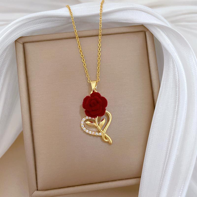 Female Love Rose Charm Gorgeous Necklace