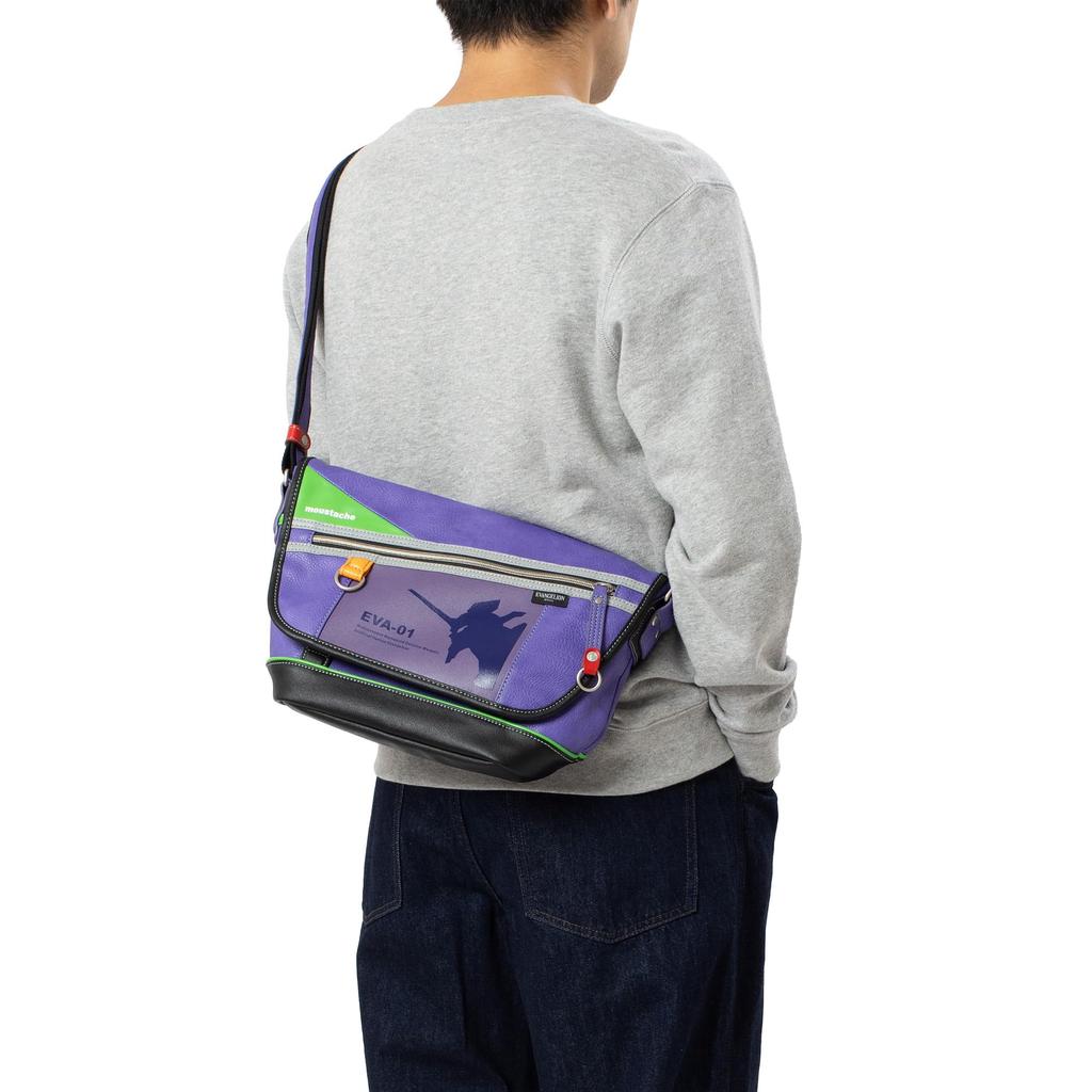 Moustache Evangelion Kollaboration Eva Synchro Umhängetasche mit Beutel, A5 Größe, Synthetikleder, JQE-4040 (lila)