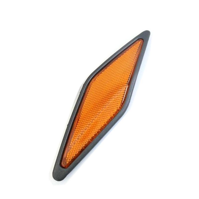 For Mitsubishi Pajero Montero V75W 2000 2001-2003 Car Front Side Reflector Indicator Lamp Turn Signal Light MR495067 MR495068
