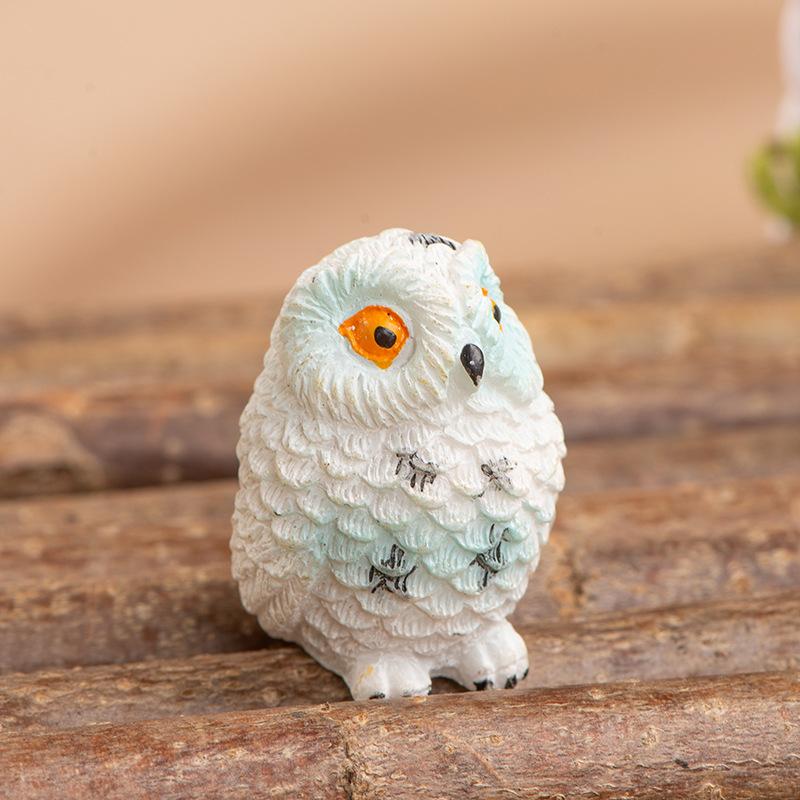 Miniature Cartoon Simulation Owl Figurine Realistic Resin Bird Decoration Cute Kawaii Collectible Home Desktop Figurines