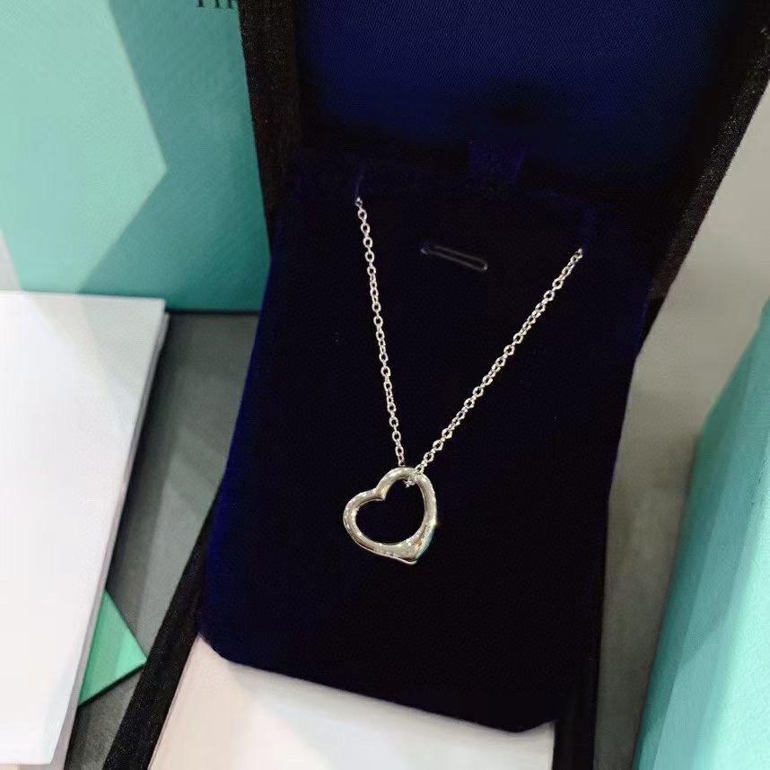 NEU INBrand Love Hollow Halskette Sterling Material Seiko Version Classic Loving Heart Fashion Bankett All-Match
