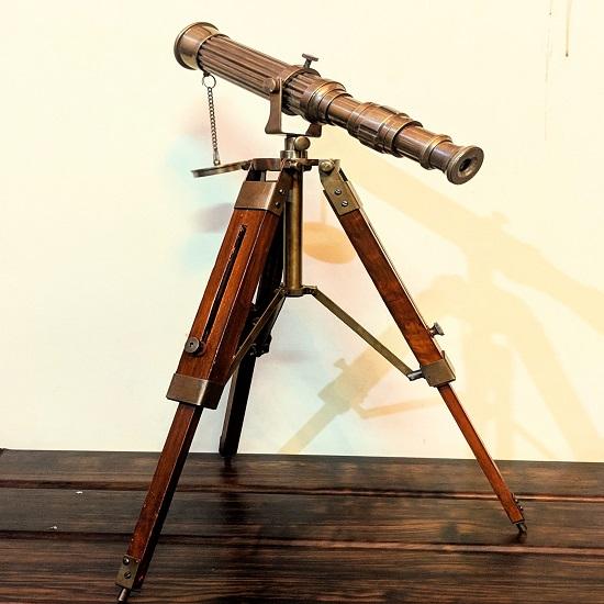 Messing-Teleskop, Stativ-Teleskop, Heimdekoration, Prunkstück, nautisches Dekor, Büro-Dekor, maritimes Teleskop, handgefertigtes Objekt, Messing-Dekor