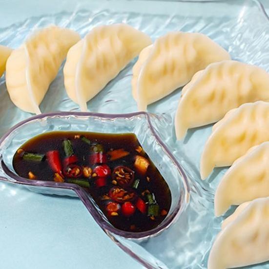 Chip and Dip Serving Set Divided Serving Platter Sushi Plates with Sauce Section Cheeses Serving Tray for Dumpling Appetizer Taco Sushi